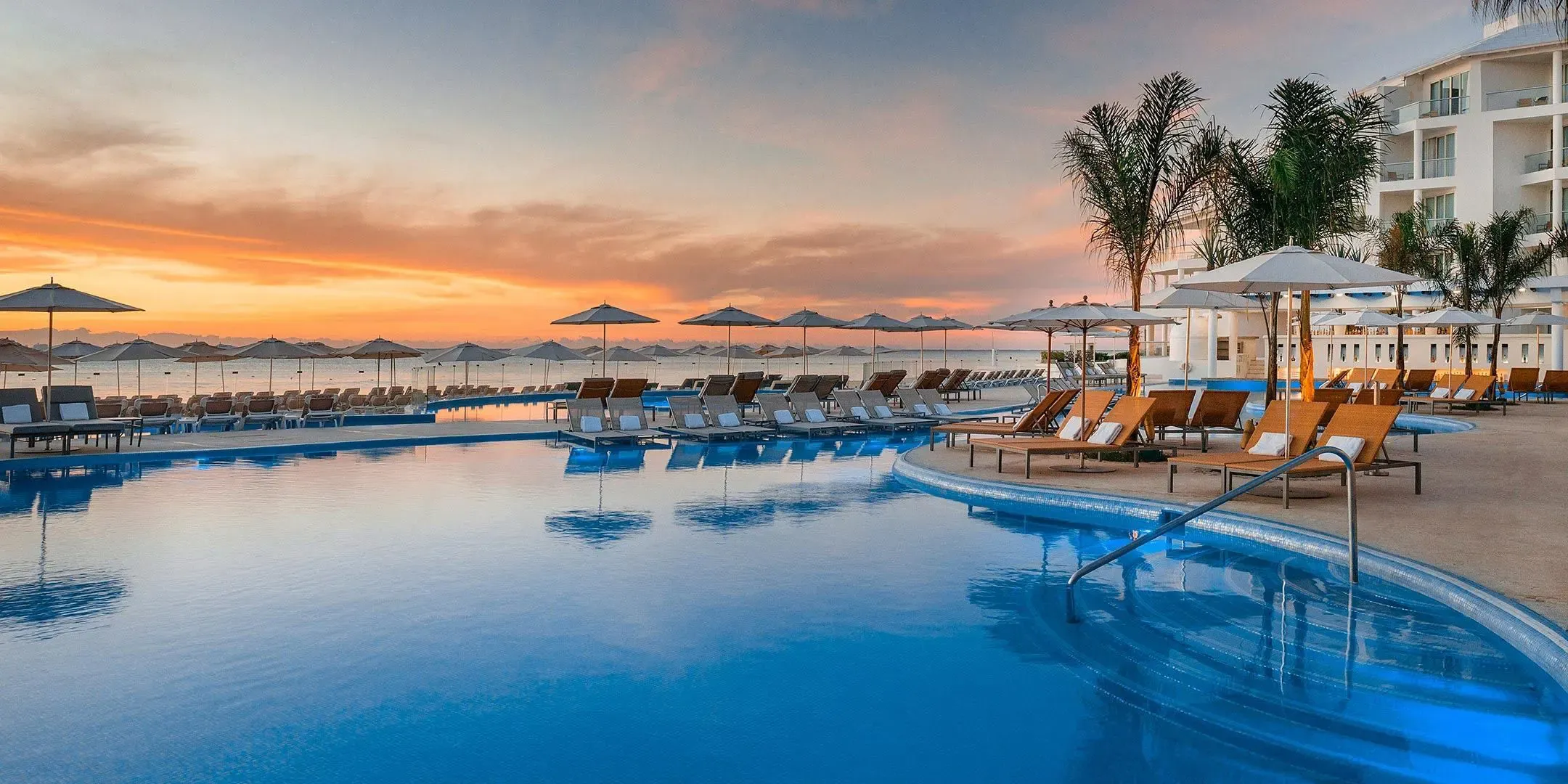 thiết kế website khách sạn, thiết kế website resort, thiết kế website villa, thiết kế website homestay
