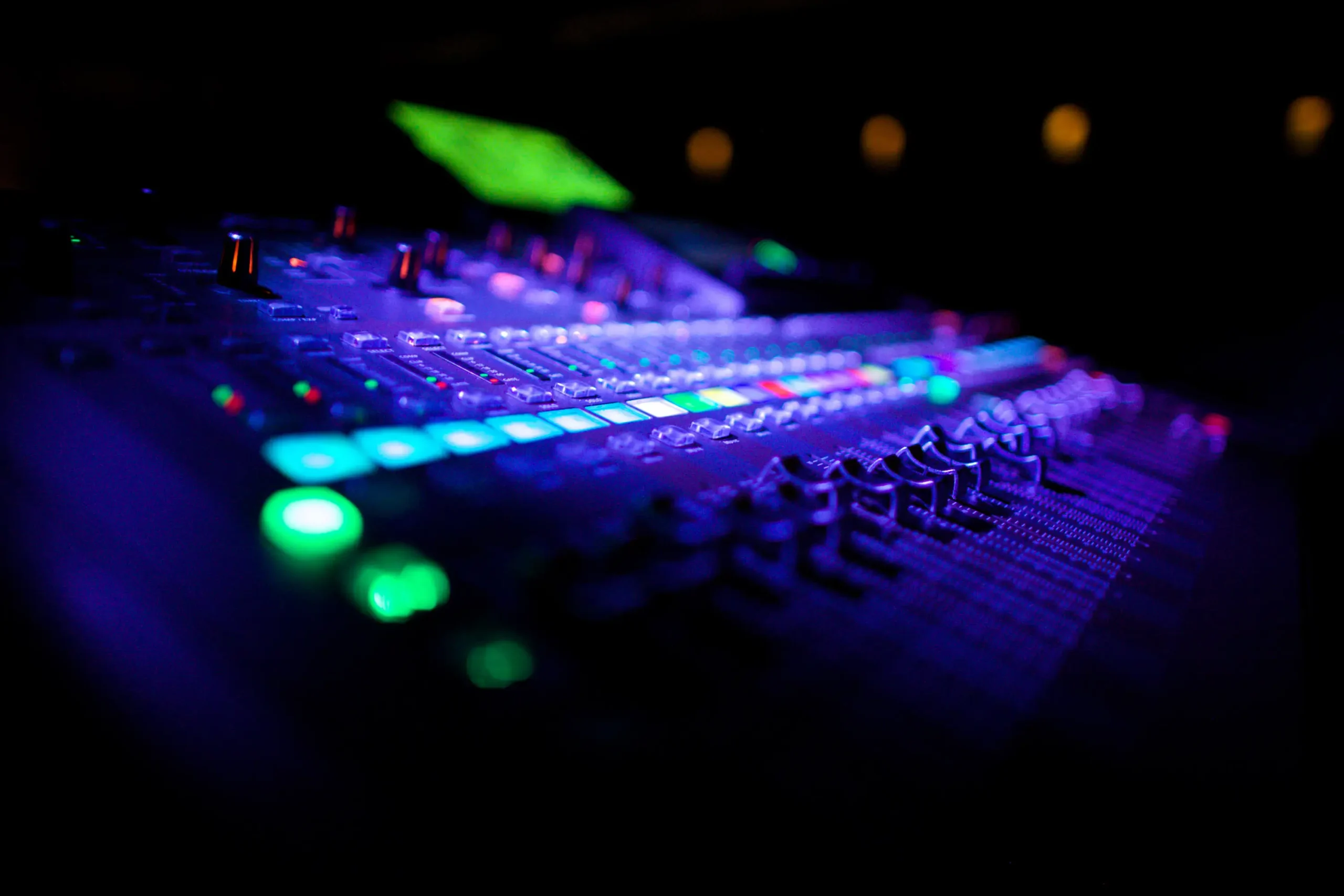thiết kế website bán loa, thiết kế website thiết bị âm thanh, thiết kế web audio, làm website bán loa, thiết kế website cửa hàng âm thanh