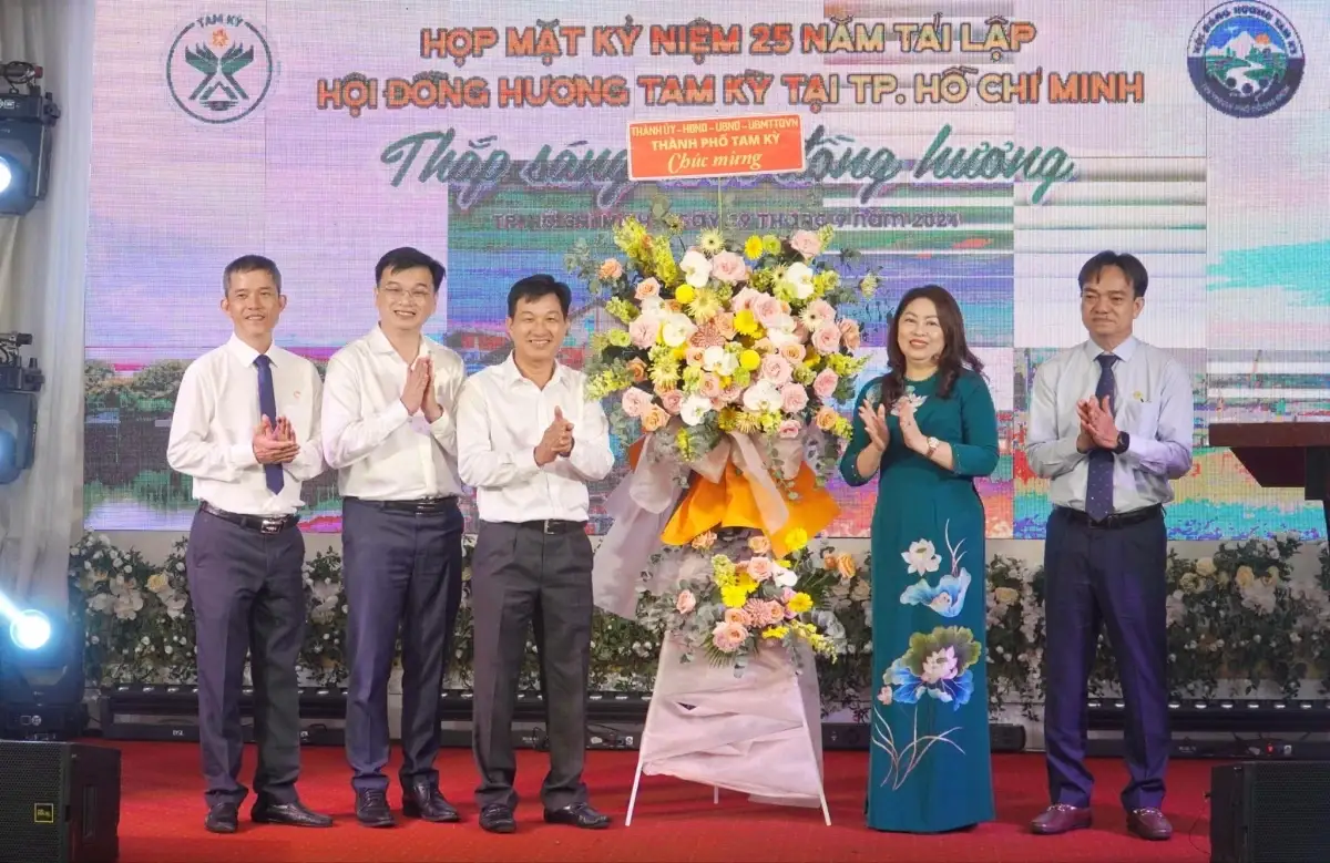 thiết kế website hội đồng hương, thiết kế website cộng đồng, thiết kế website nhóm riêng, làm website cho hội nhóm, thiết kế website nội bộ doanh nghiệp,Website cộng đồng người Miền Trung